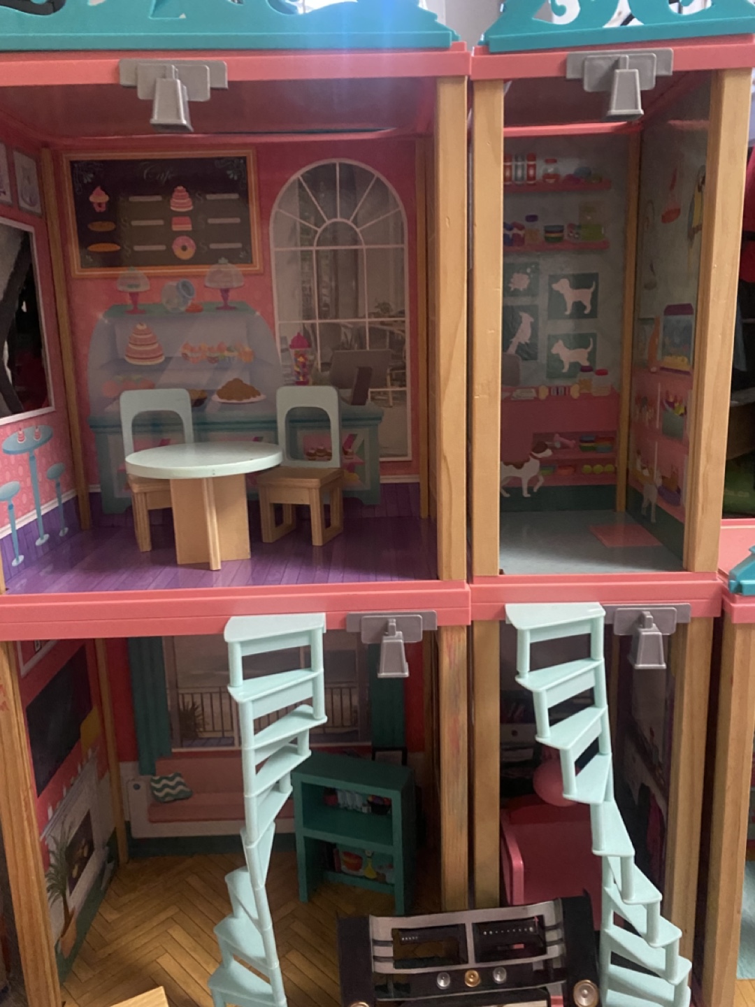 Dollhouse and Accessories Bundle - photo 2