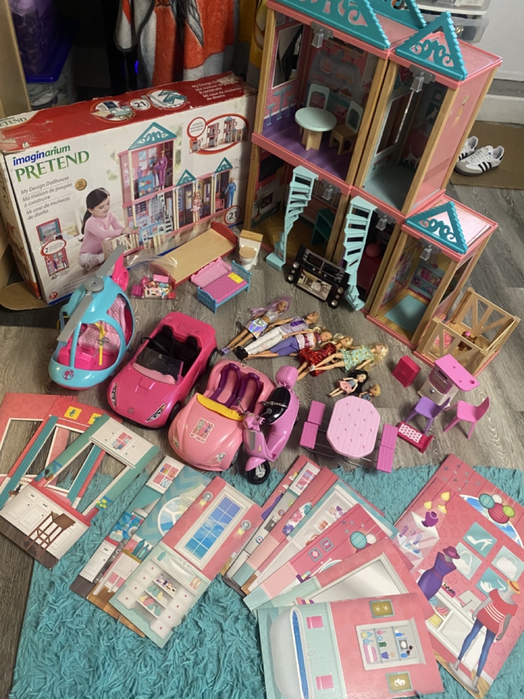 Dollhouse and Accessories Bundle