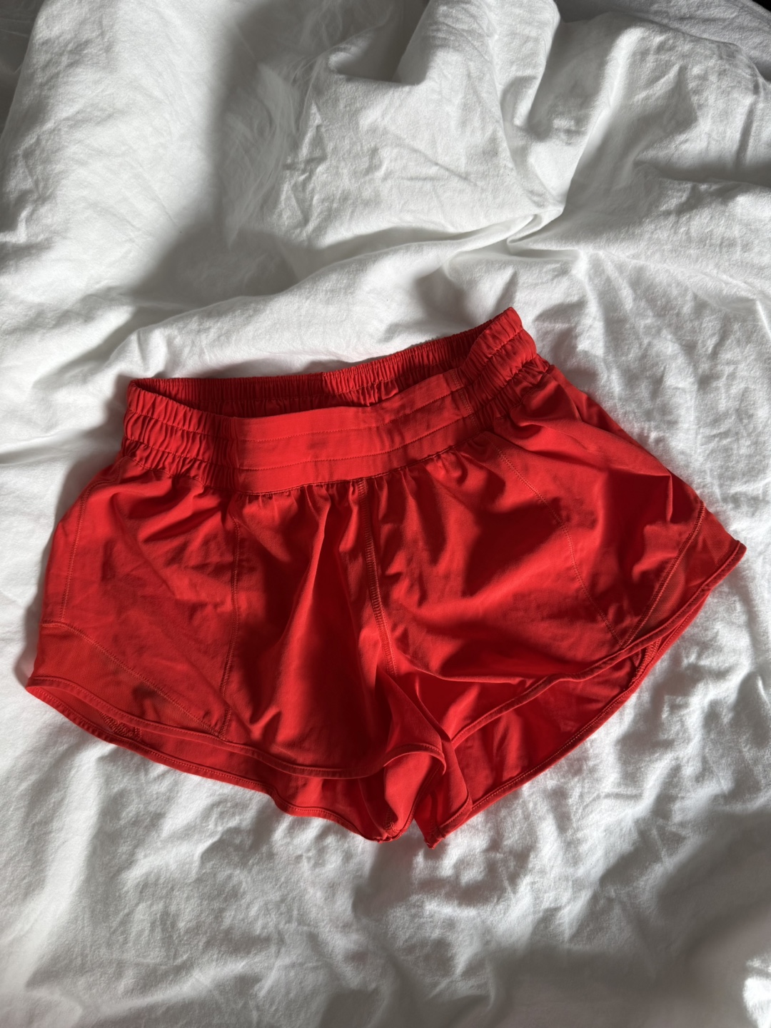Lululemon Hotty LR Shorts - Size 6