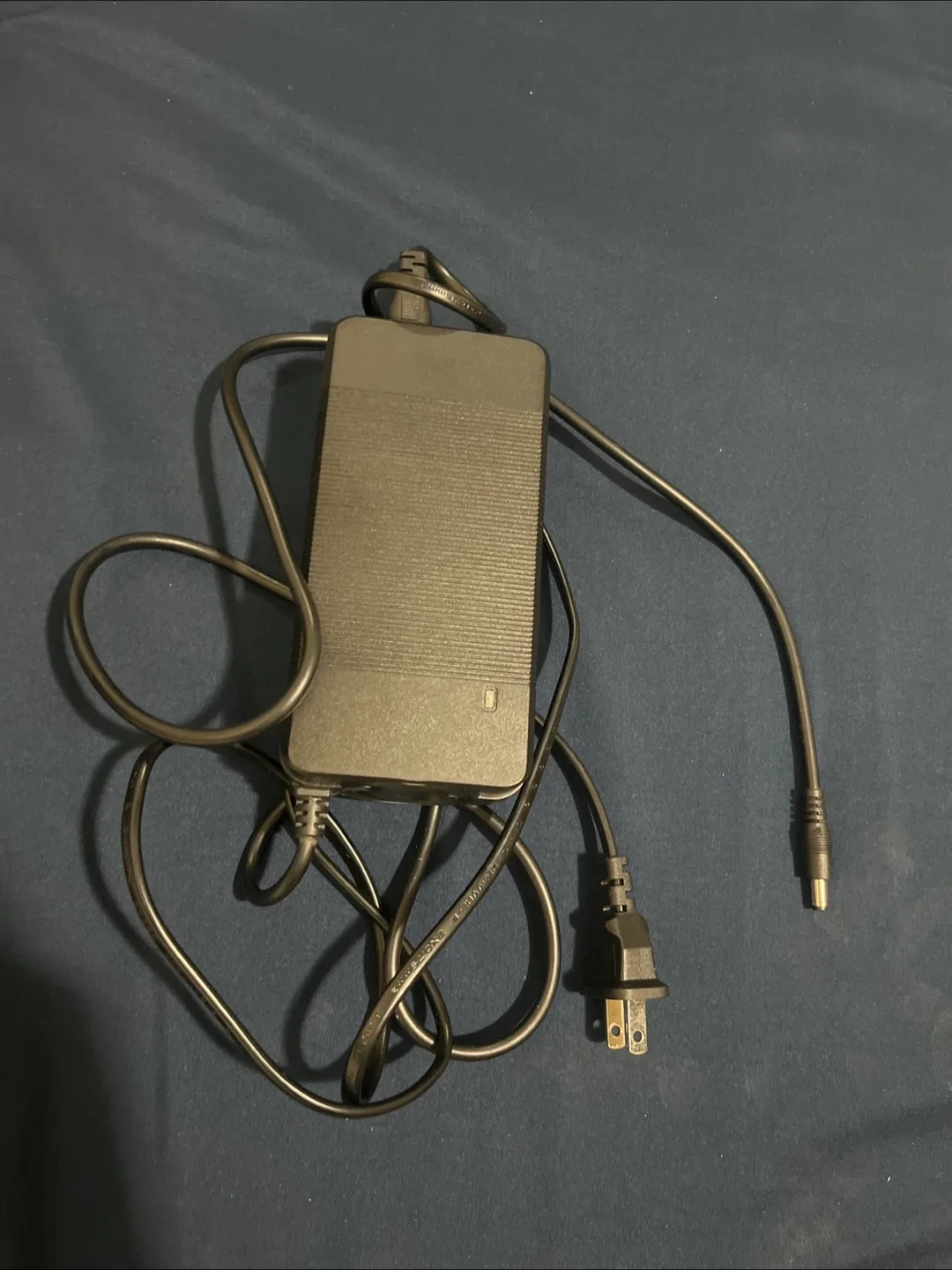 TANGSPOWER Li-ion Charger image indicator(2)