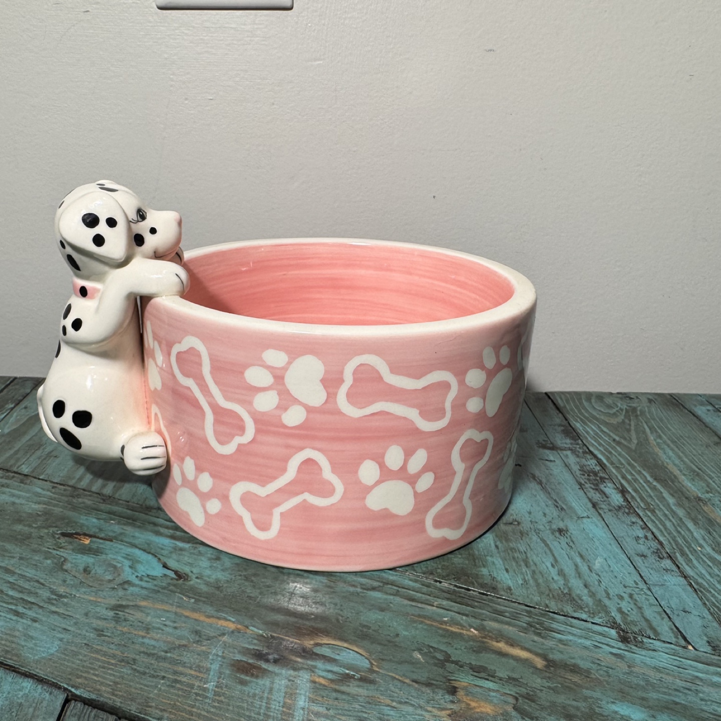 Ceramic pet dish