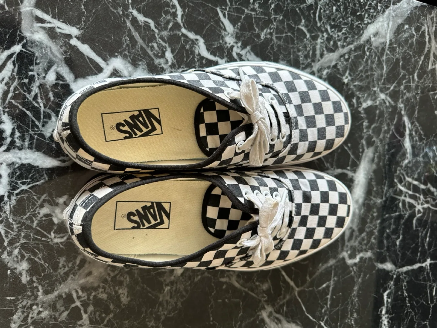 Vans Authentic checkerboard size 8.5 image indicator(2)