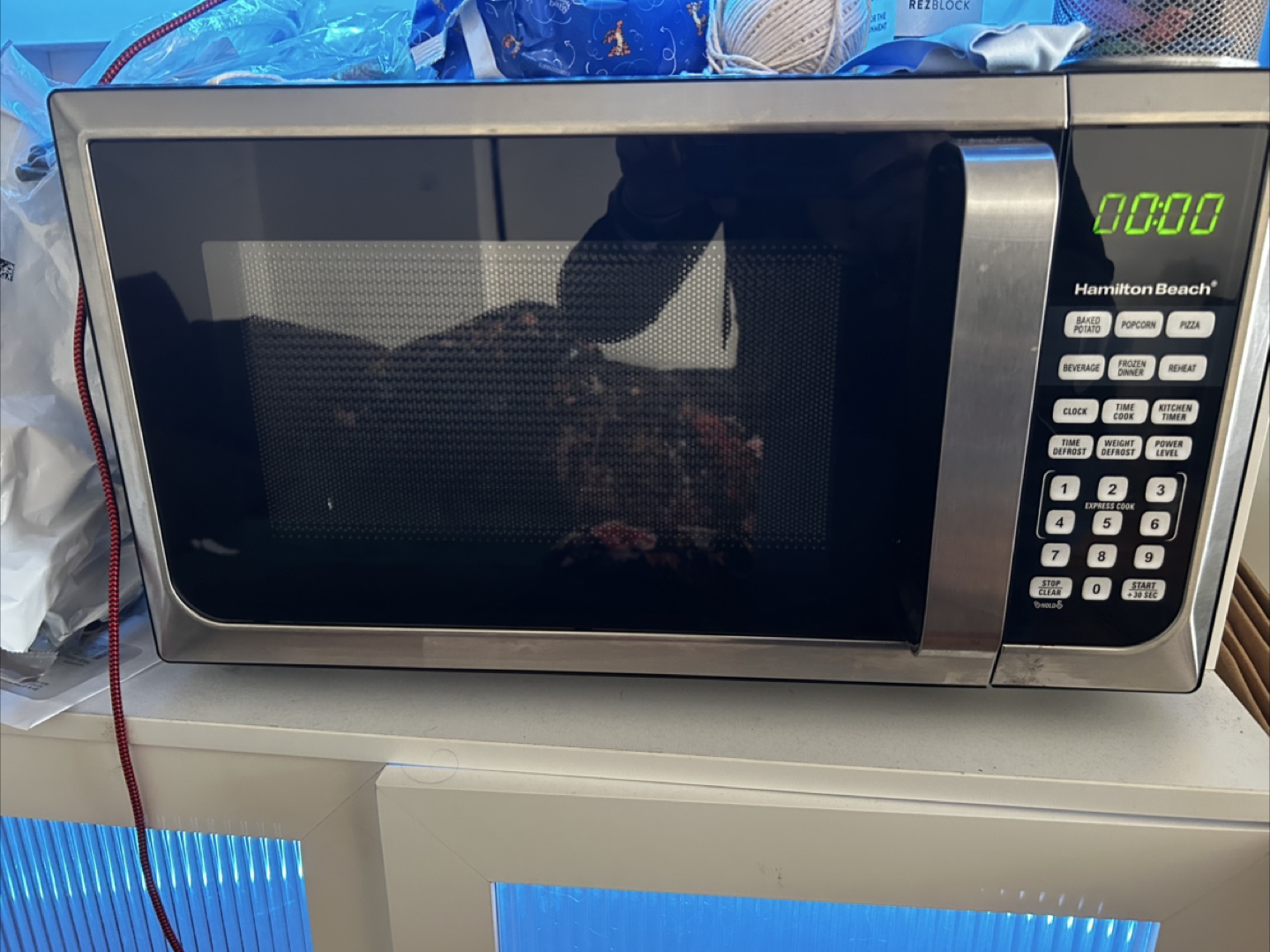 Hamilton Beach Microwave Oven - photo 3