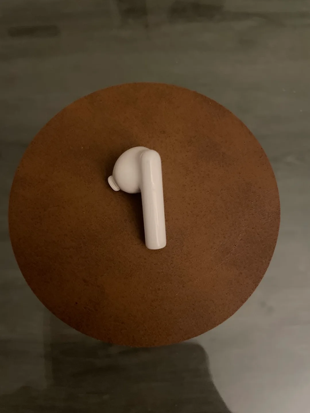 OPPO White Earbud image indicator(3)