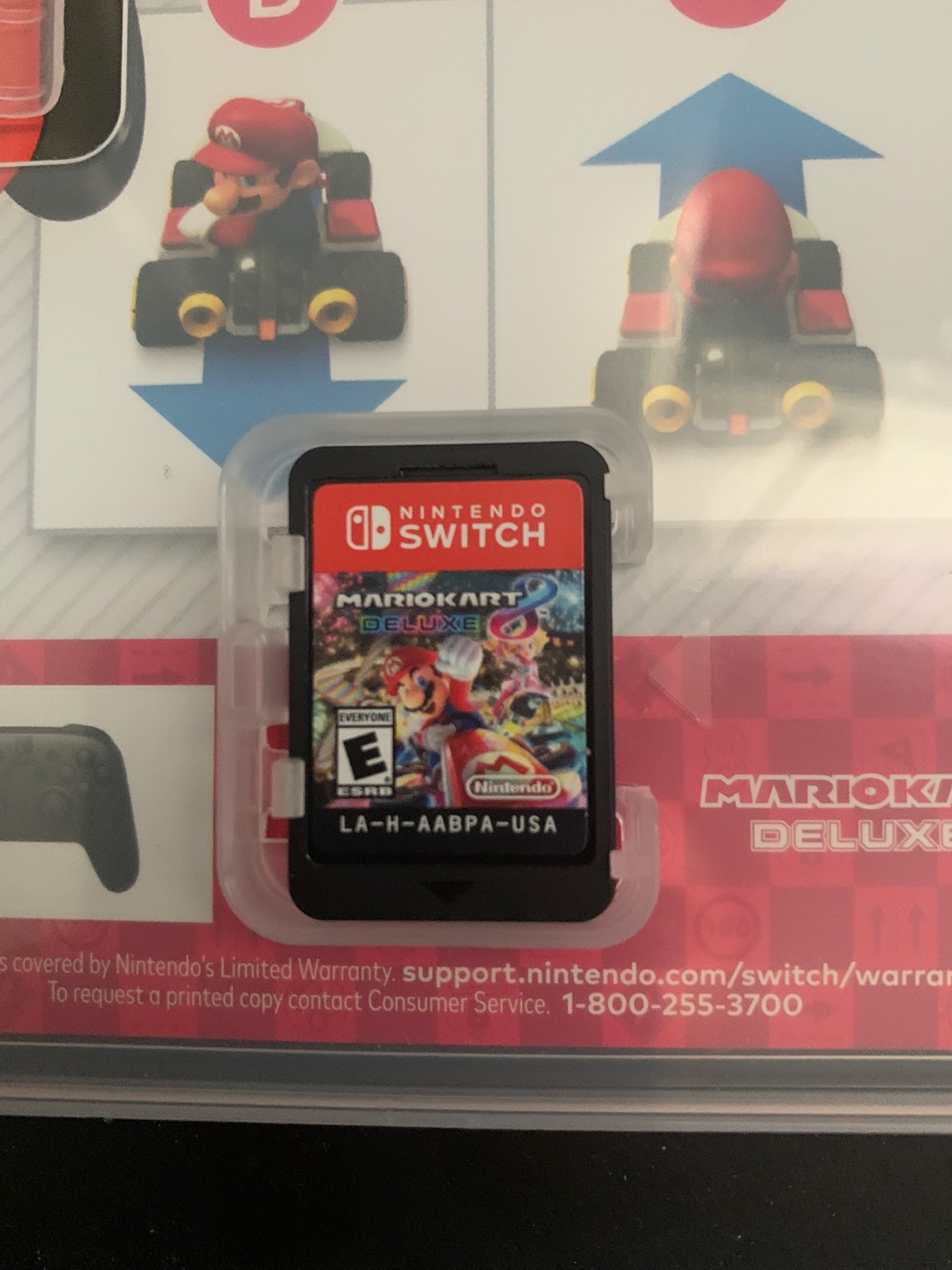 Mario Kart 8 Deluxe - Nintendo Switch Game - photo 2