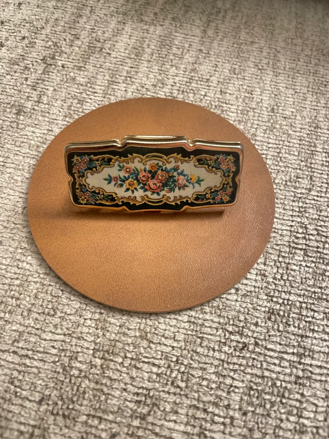 Vintage Floral Decorated Ring thumbnail