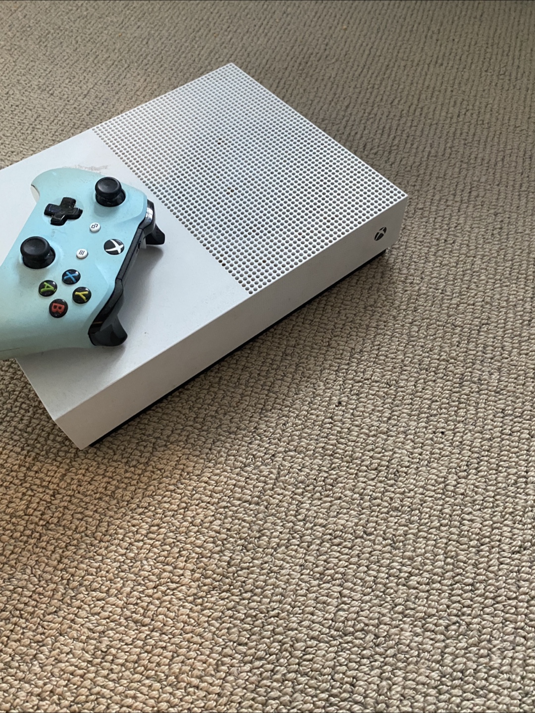 Xbox One S with Controller