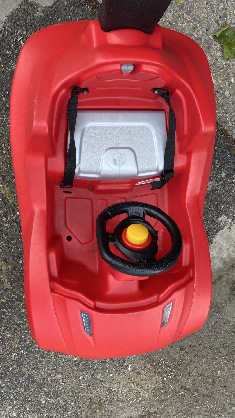Red Ride-On Car - photo 4