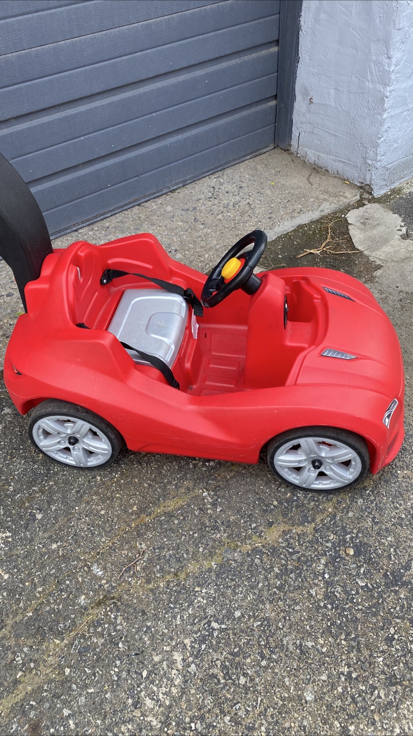 Red Ride-On Car - photo 2