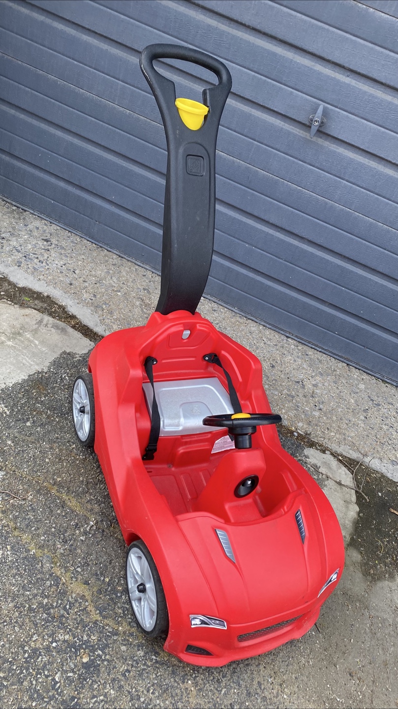 Red Ride-On Car - photo 3