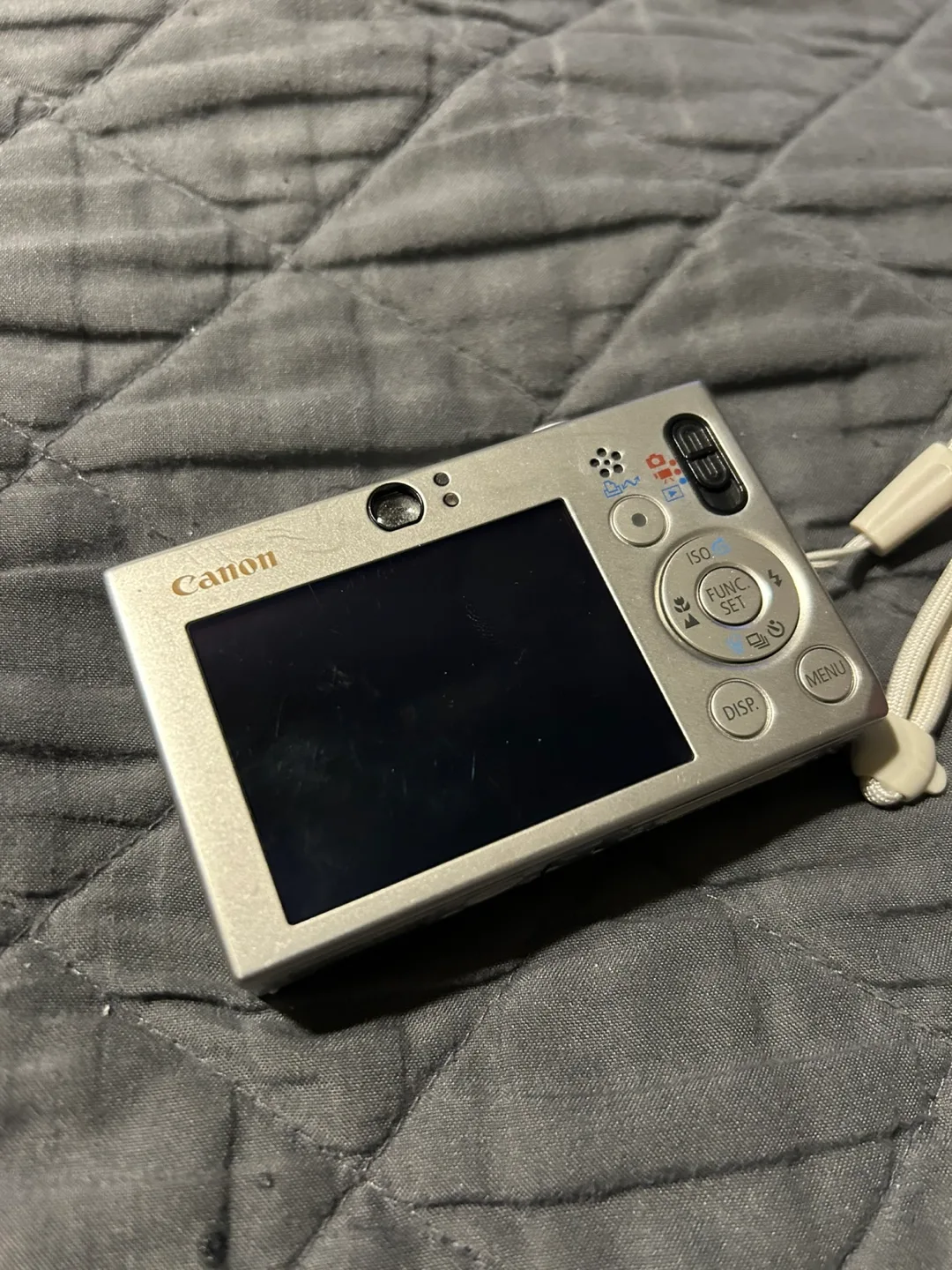 Canon PowerShot ELPH SD1000 7.1MP Digital Camera 3x Zoom Silver image indicator(5)