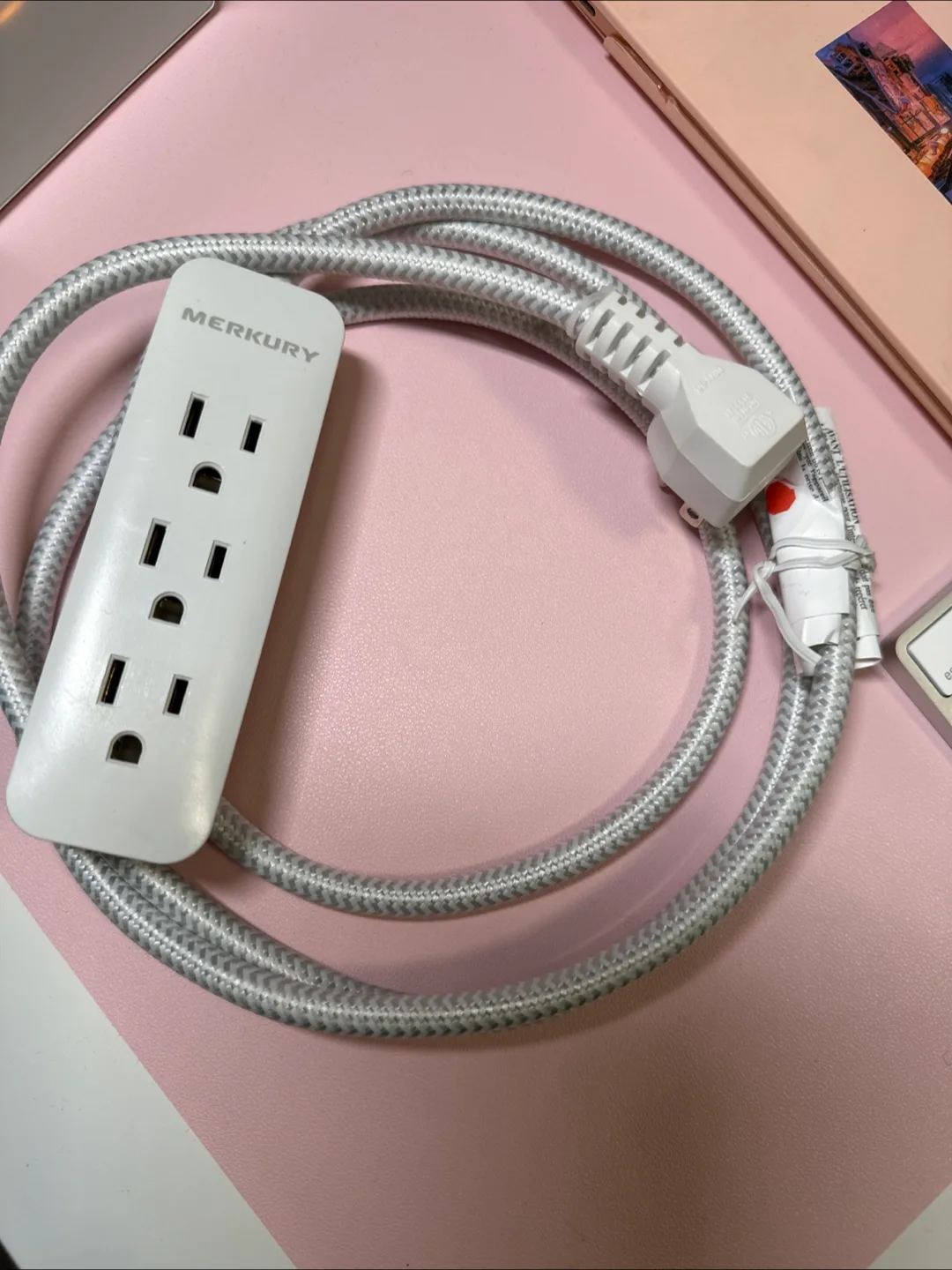 Merkury Power Strip 6ft thumbnail