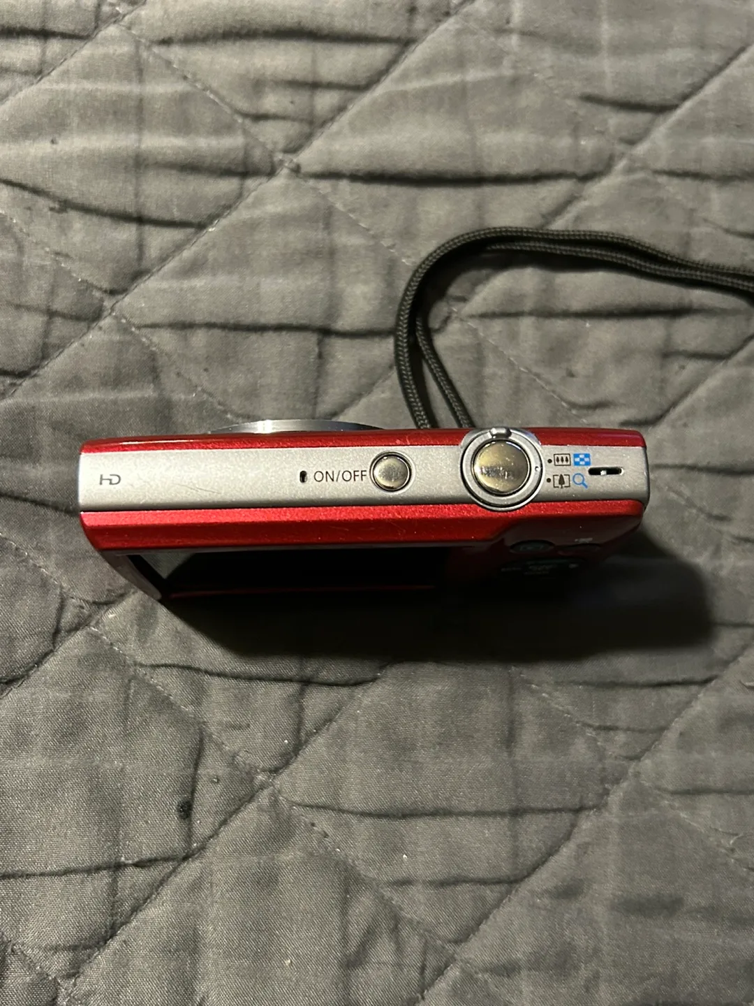 Canon PowerShot ELPH 135 16MP 8x Optical Zoom Digital Camera image indicator(4)