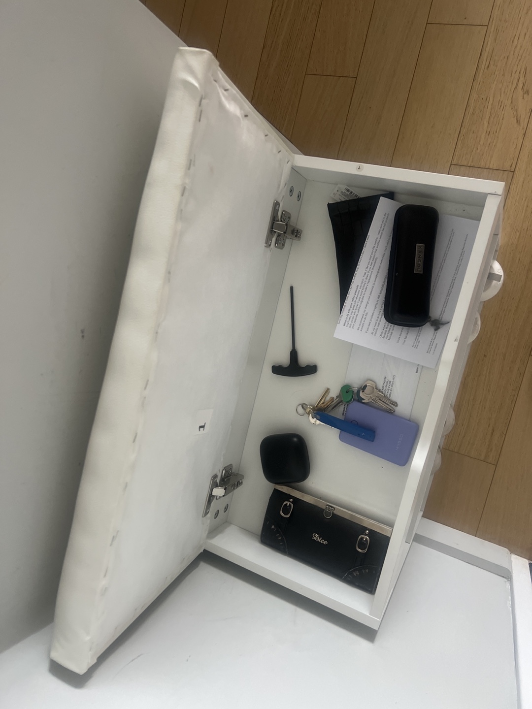 Shoe storage bench - photo 2
