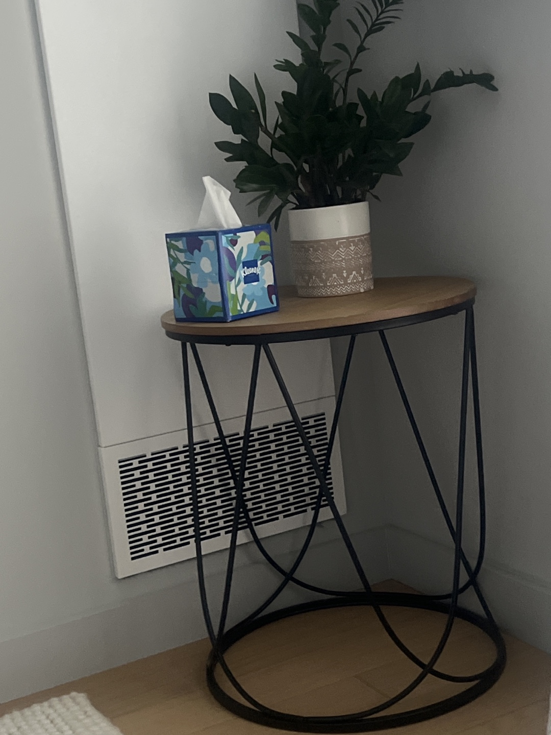 Round side table - photo 2