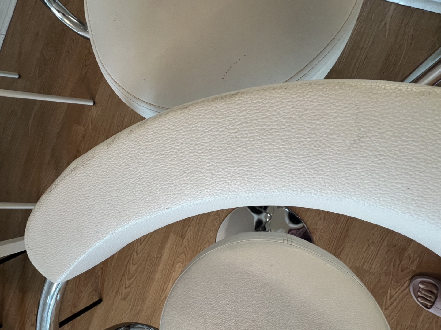 Set of 3 White Bar Stools - photo 3