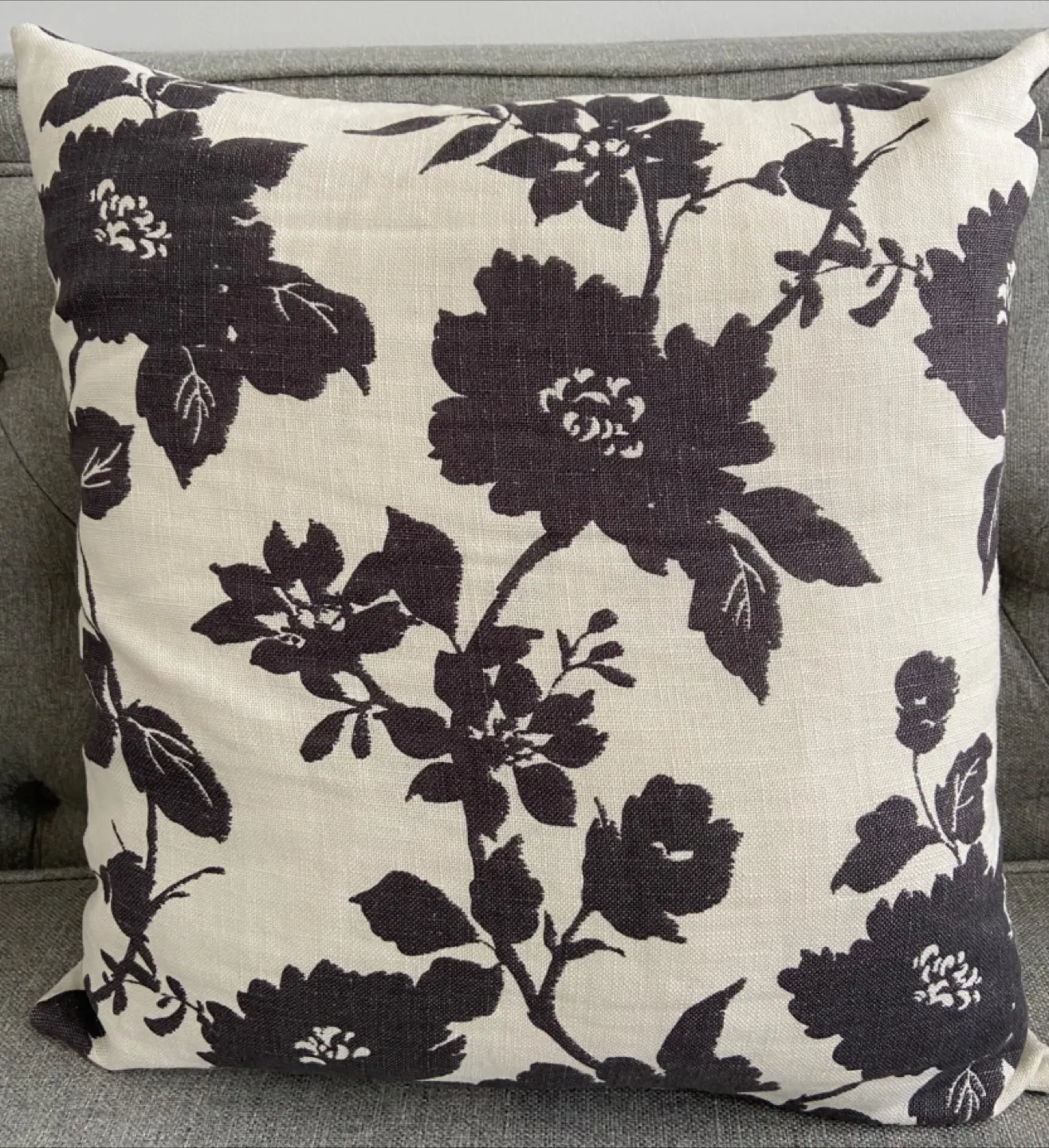 Floral Linen Throw Pillow Covers image indicator(2)