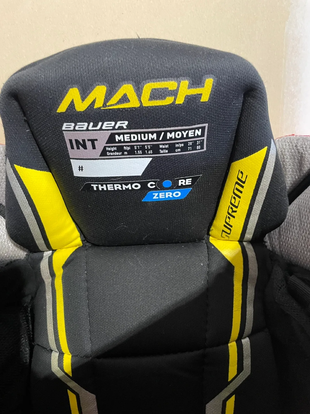 Bauer supreme Mach red intermediate Hockey Pants image indicator(2)