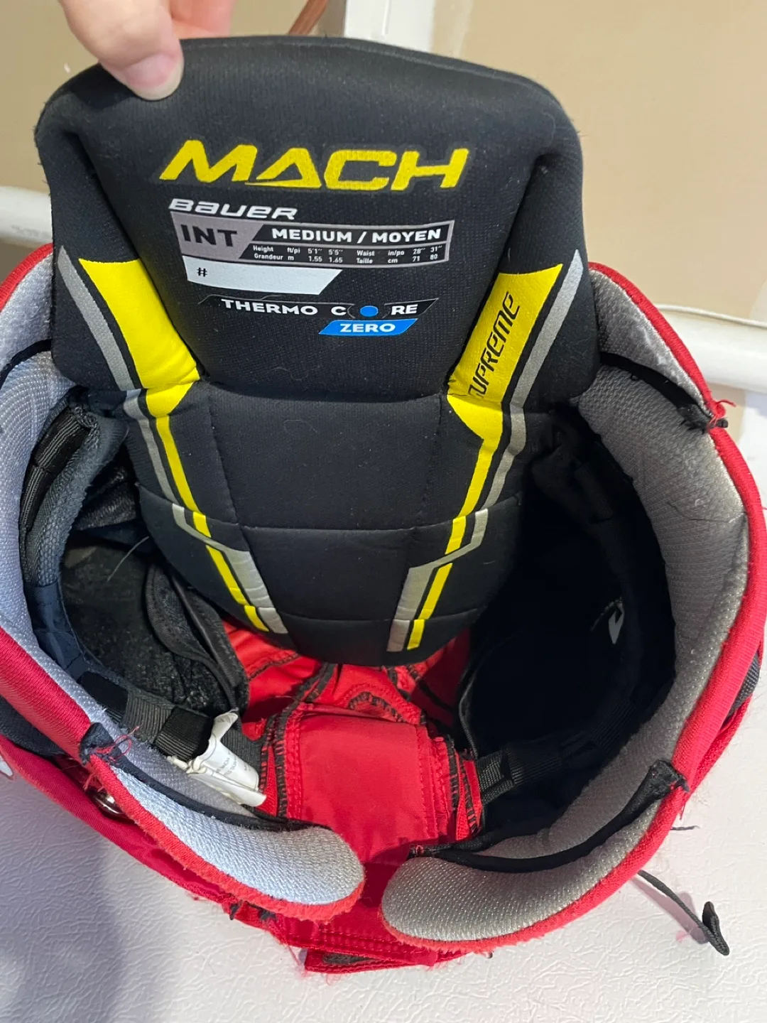 Bauer supreme Mach red intermediate Hockey Pants image indicator(5)