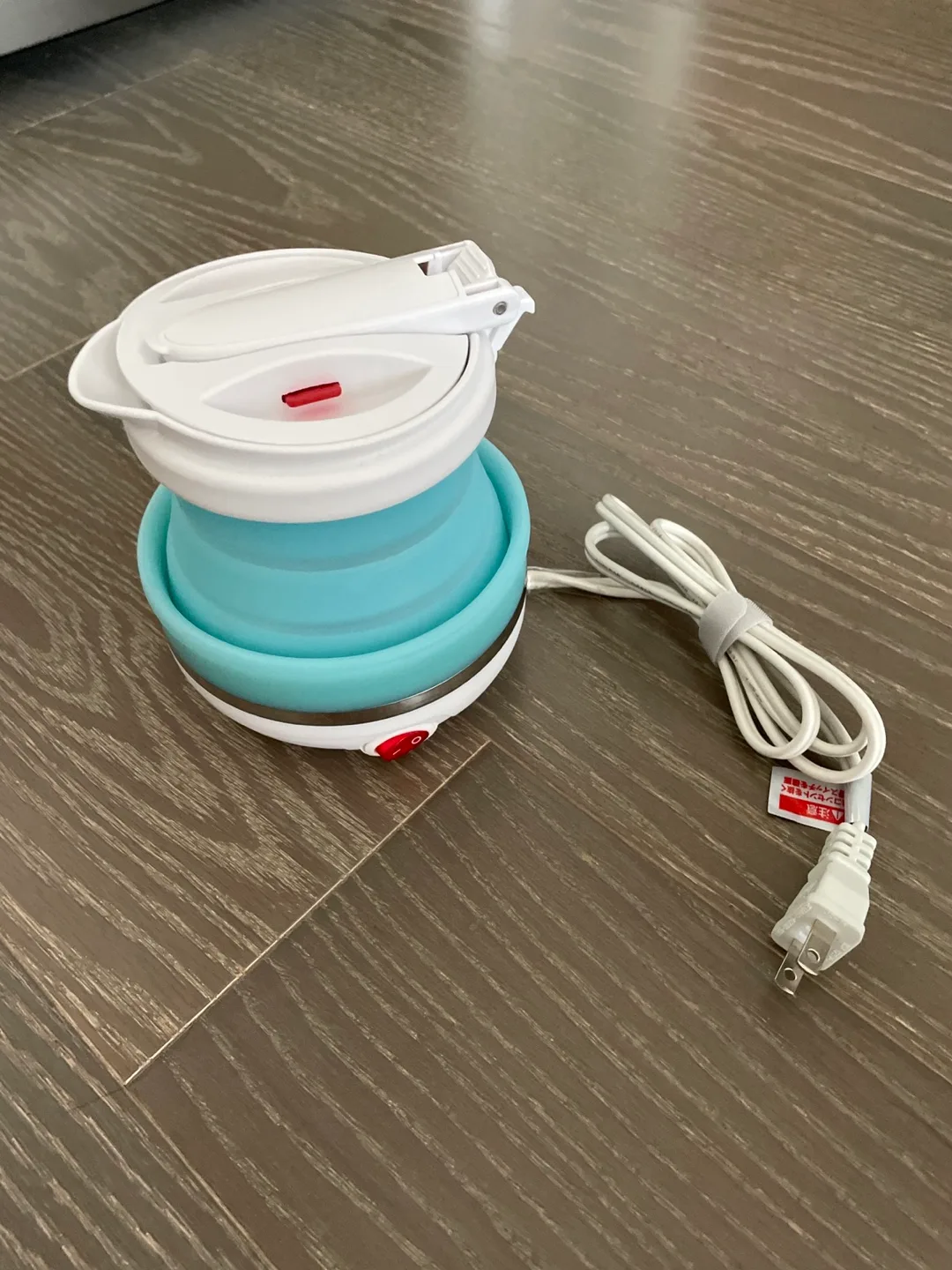 Collapsible Portable Electric Kettle thumbnail