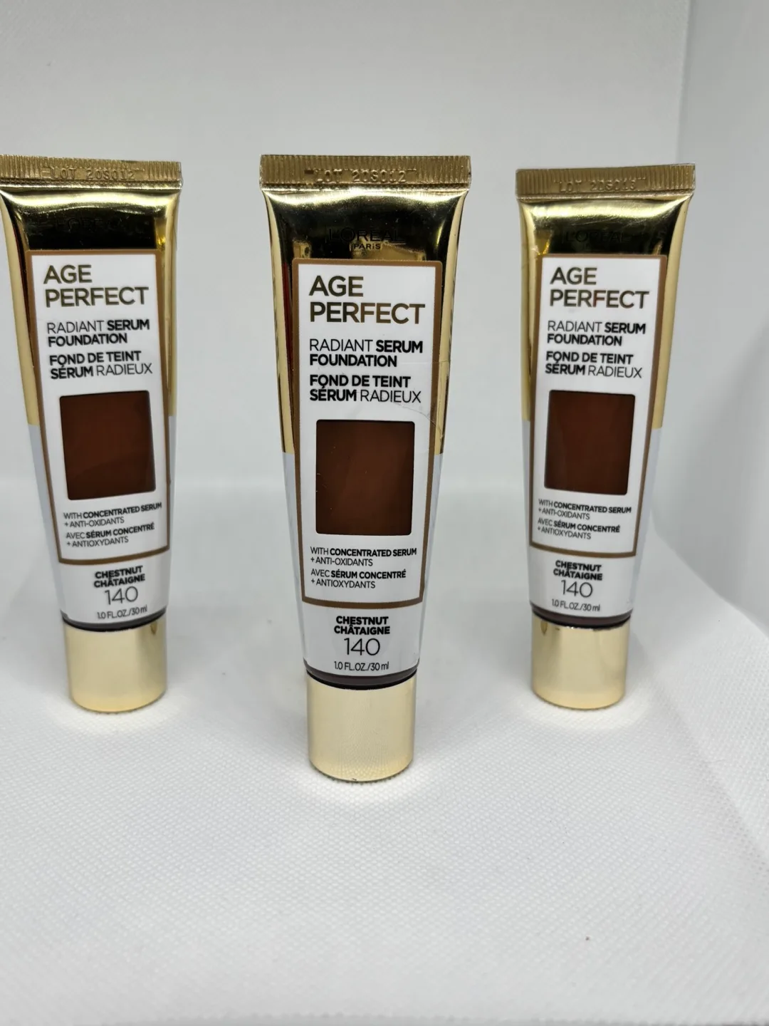 L'Oreal Age Perfect Radiant Serum Foundation image indicator(3)