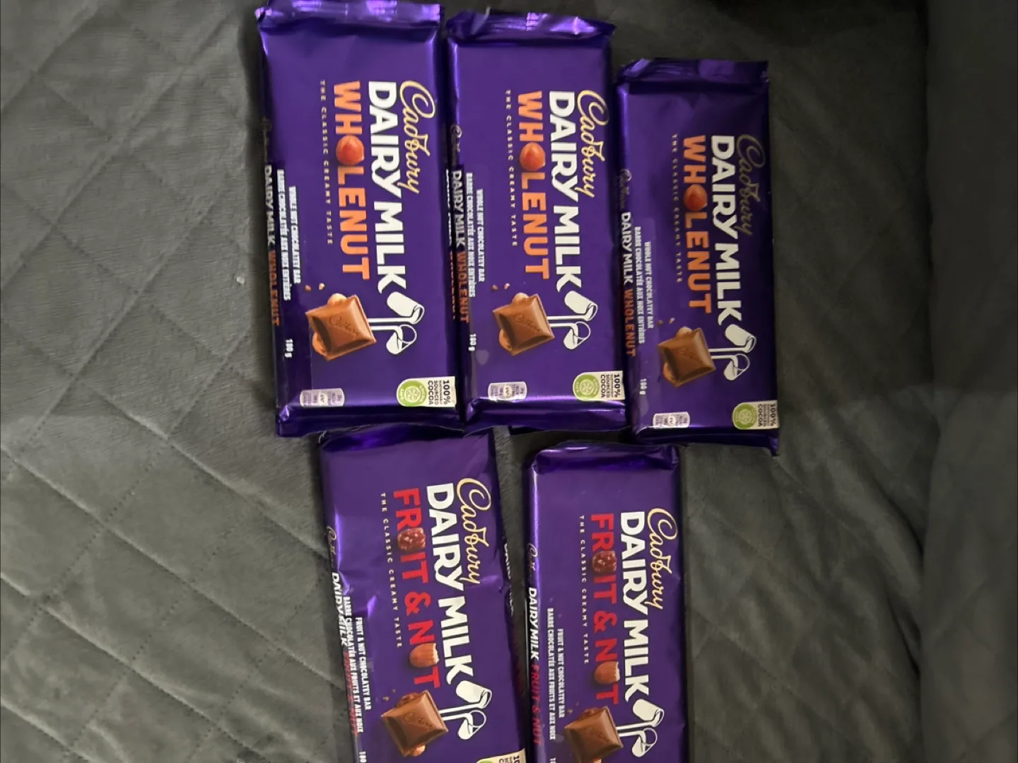 Five  Cadbury Chocolate Bars 180g image indicator(4)