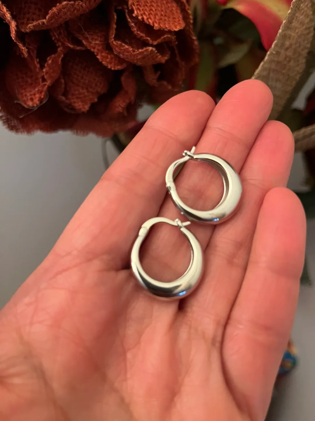 Silver plated Hoop Earrings thumbnail