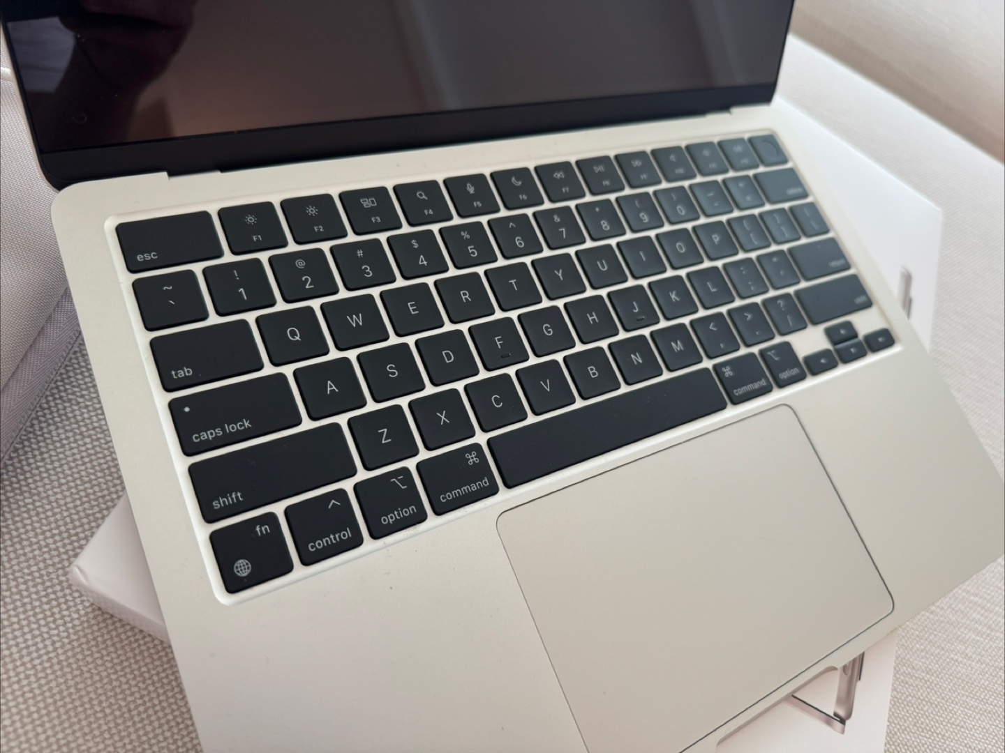 Macbook Air M2 13.6” 256gb 8gb RAM - photo 3
