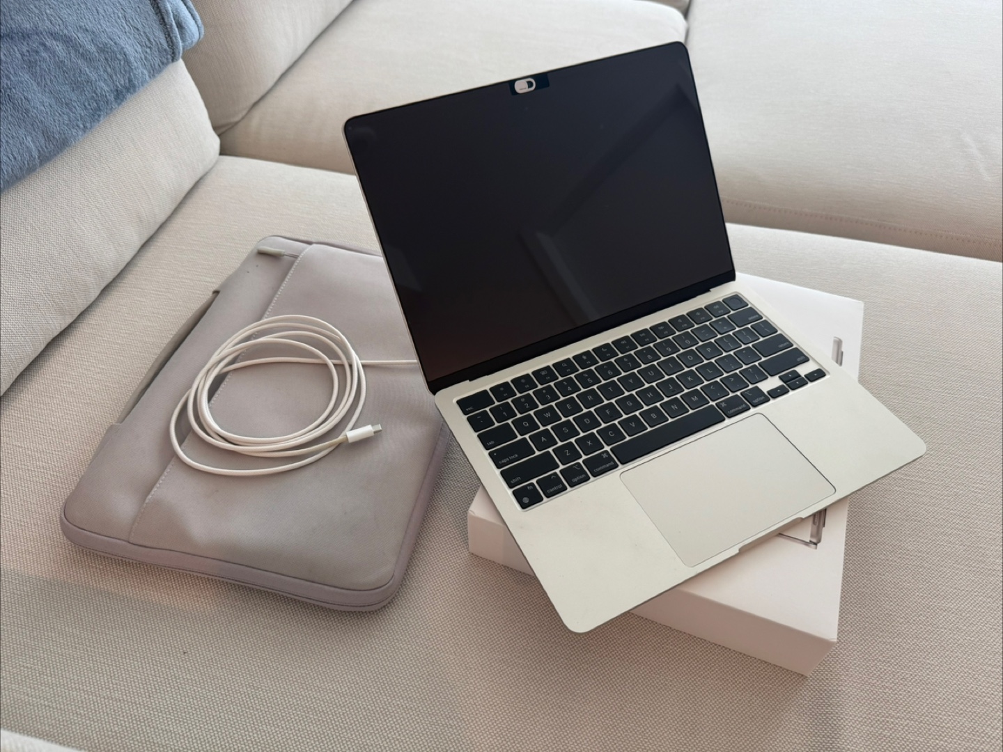 Macbook Air M2 13.6” 256gb 8gb RAM - photo 2