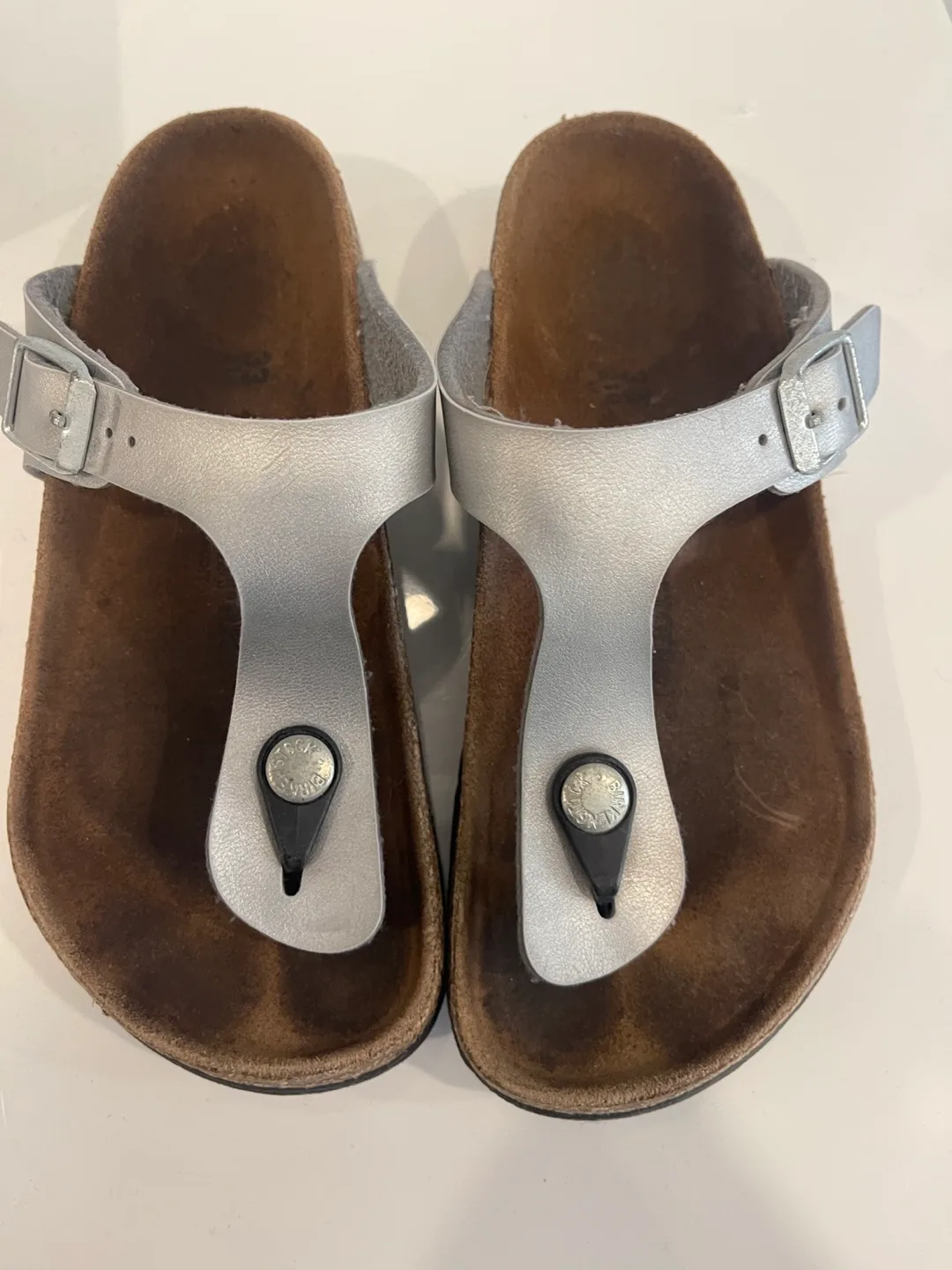 Girls Birkenstock Sandals size 33-Silver image indicator(4)