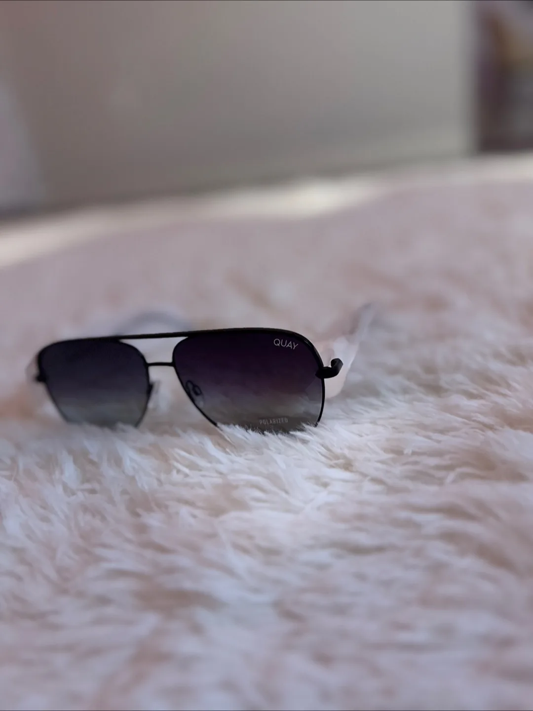 quay polarized high key 126 image indicator(2)