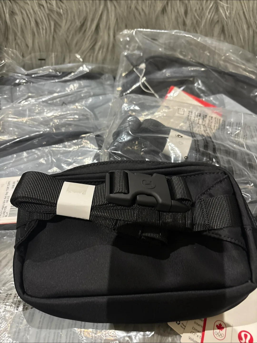 Lululemon Black Belt Bag image indicator(3)