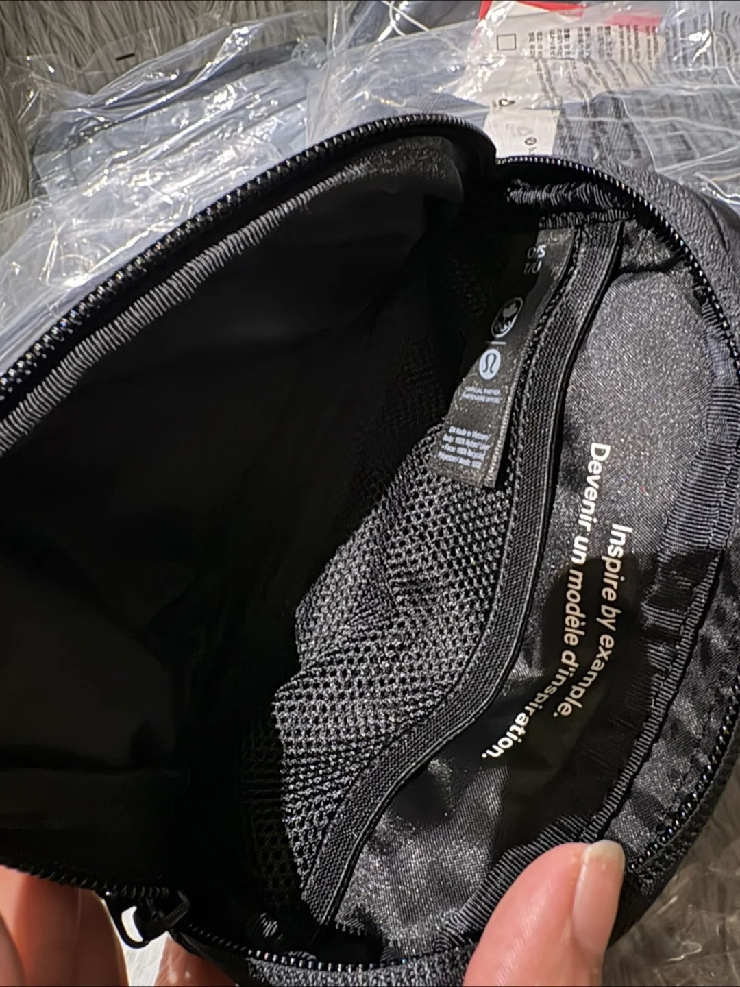Lululemon Black Belt Bag image indicator(6)