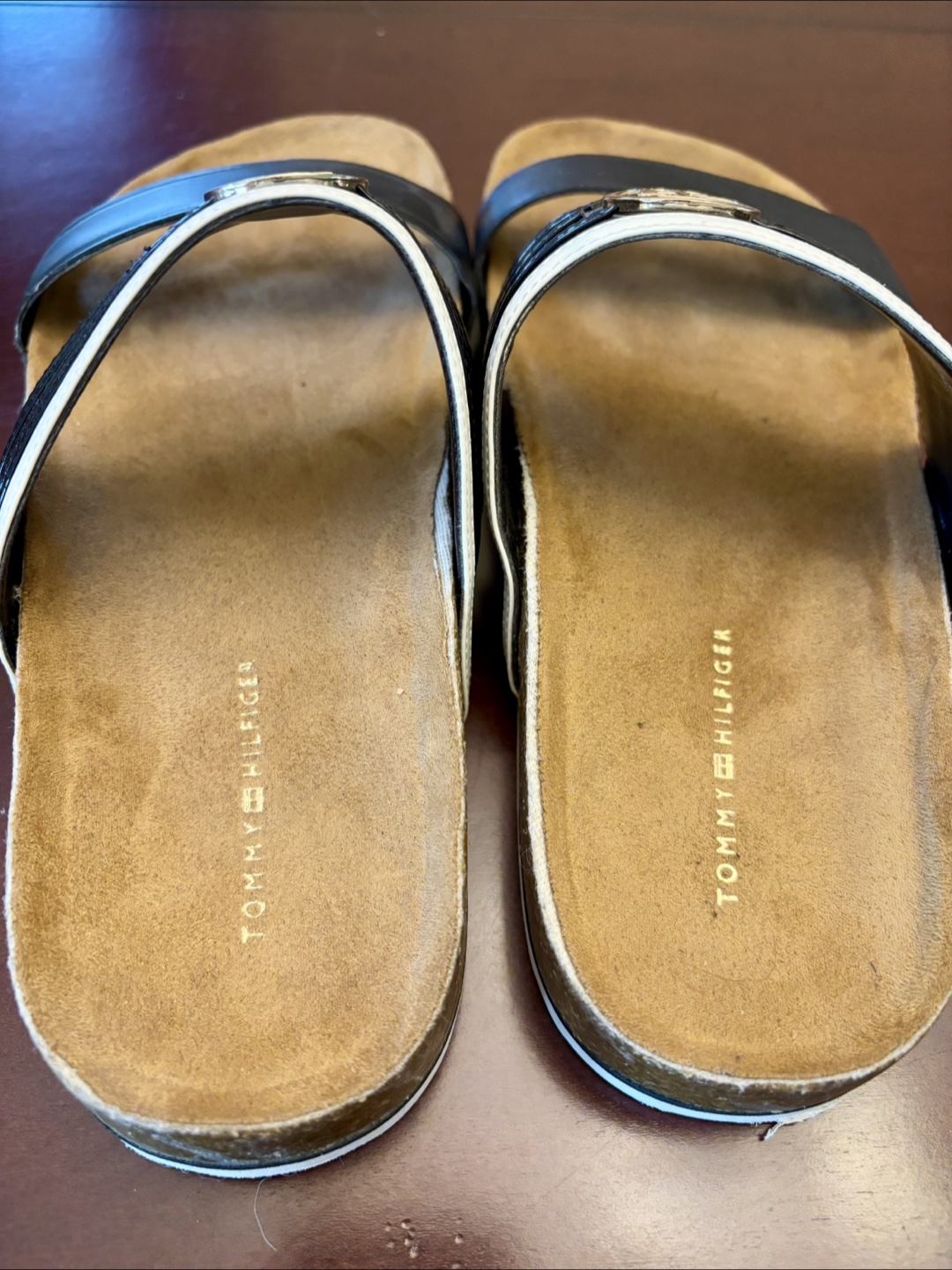 LIKE NEW Tommy Hilfiger Sz 8 Sandals / Pickup Fort Garry - photo 3