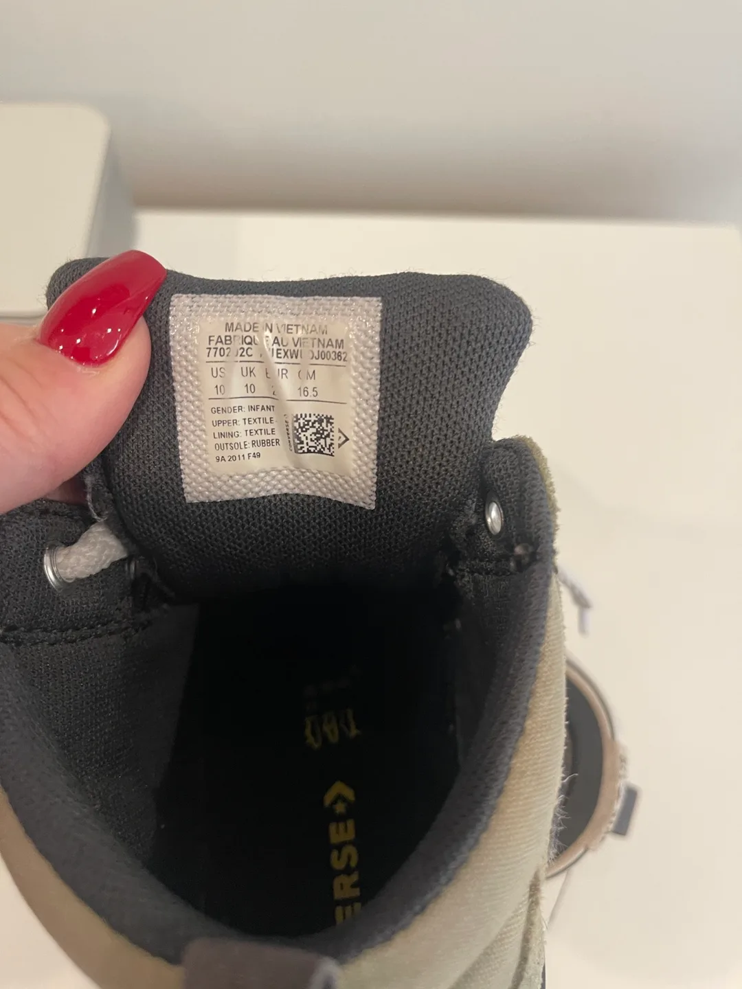 Size 10 toddler boys Converse All Star Infant High Top Sneakers image indicator(4)