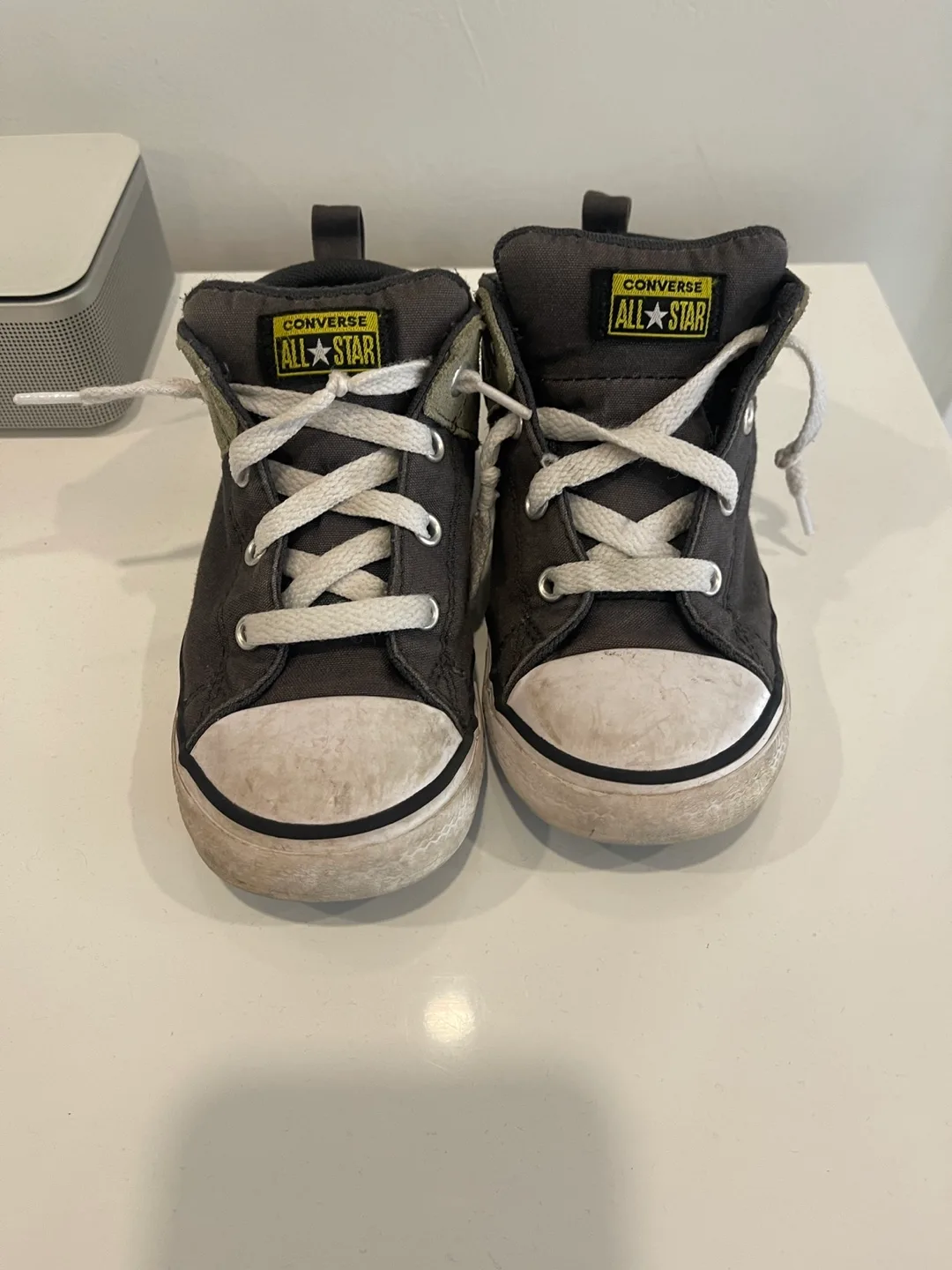 Size 10 toddler boys Converse All Star Infant High Top Sneakers image indicator(2)