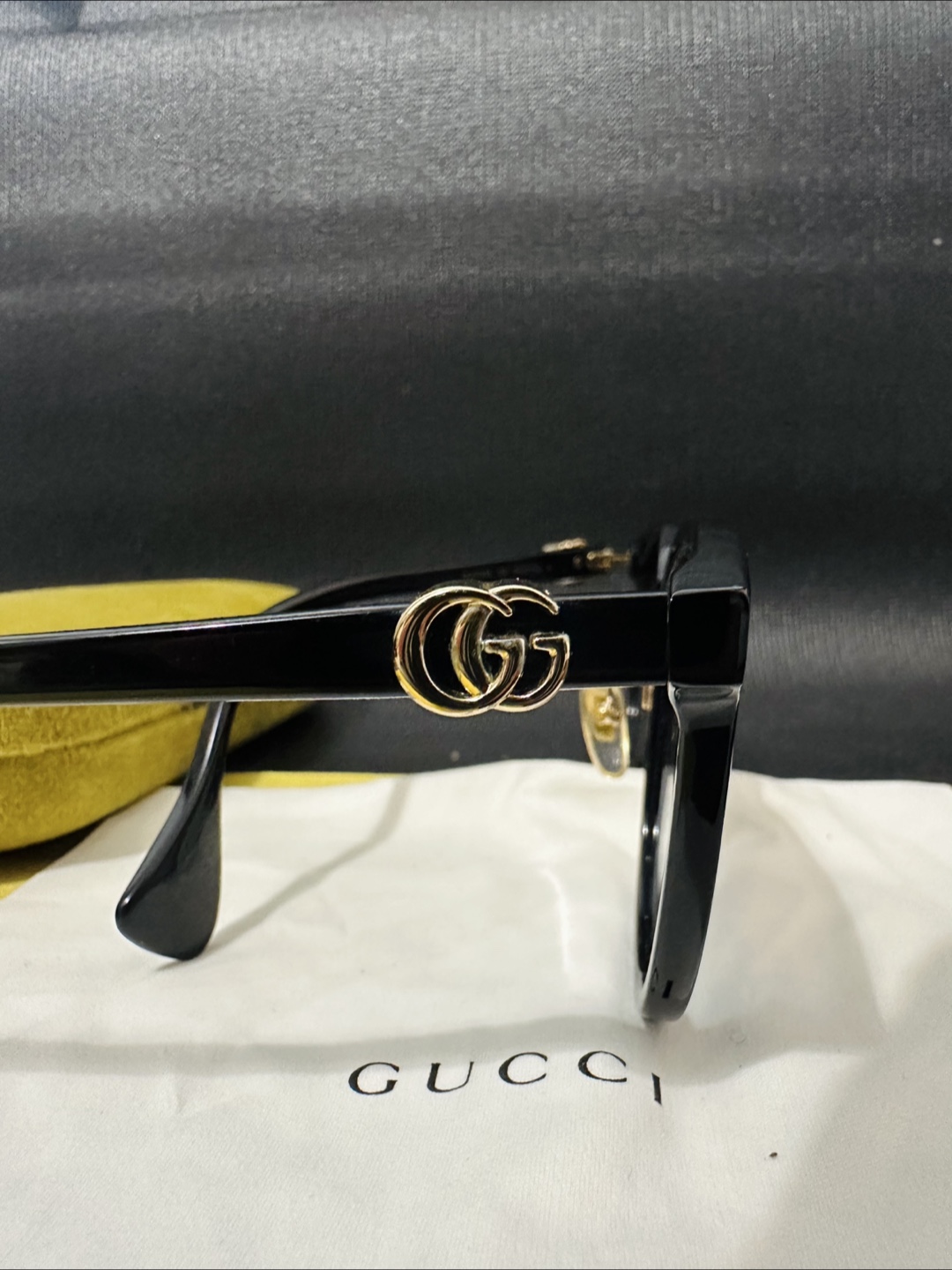 Gucci Black Sunglasses with Case - photo 5