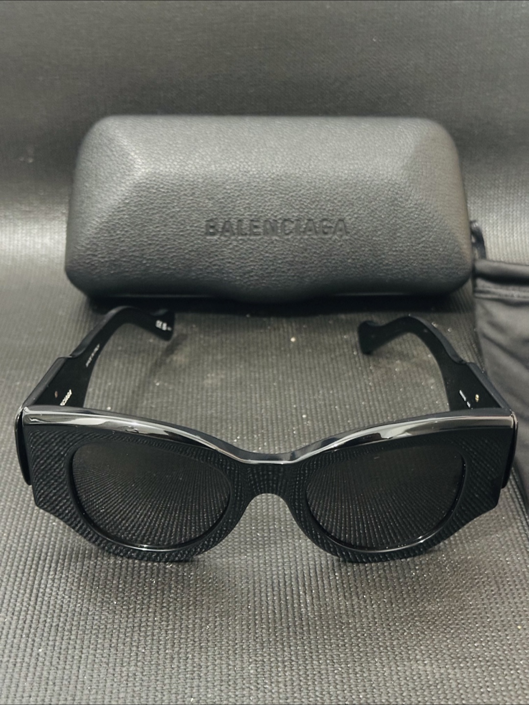 Balenciaga Sunglasses with Case - photo 5