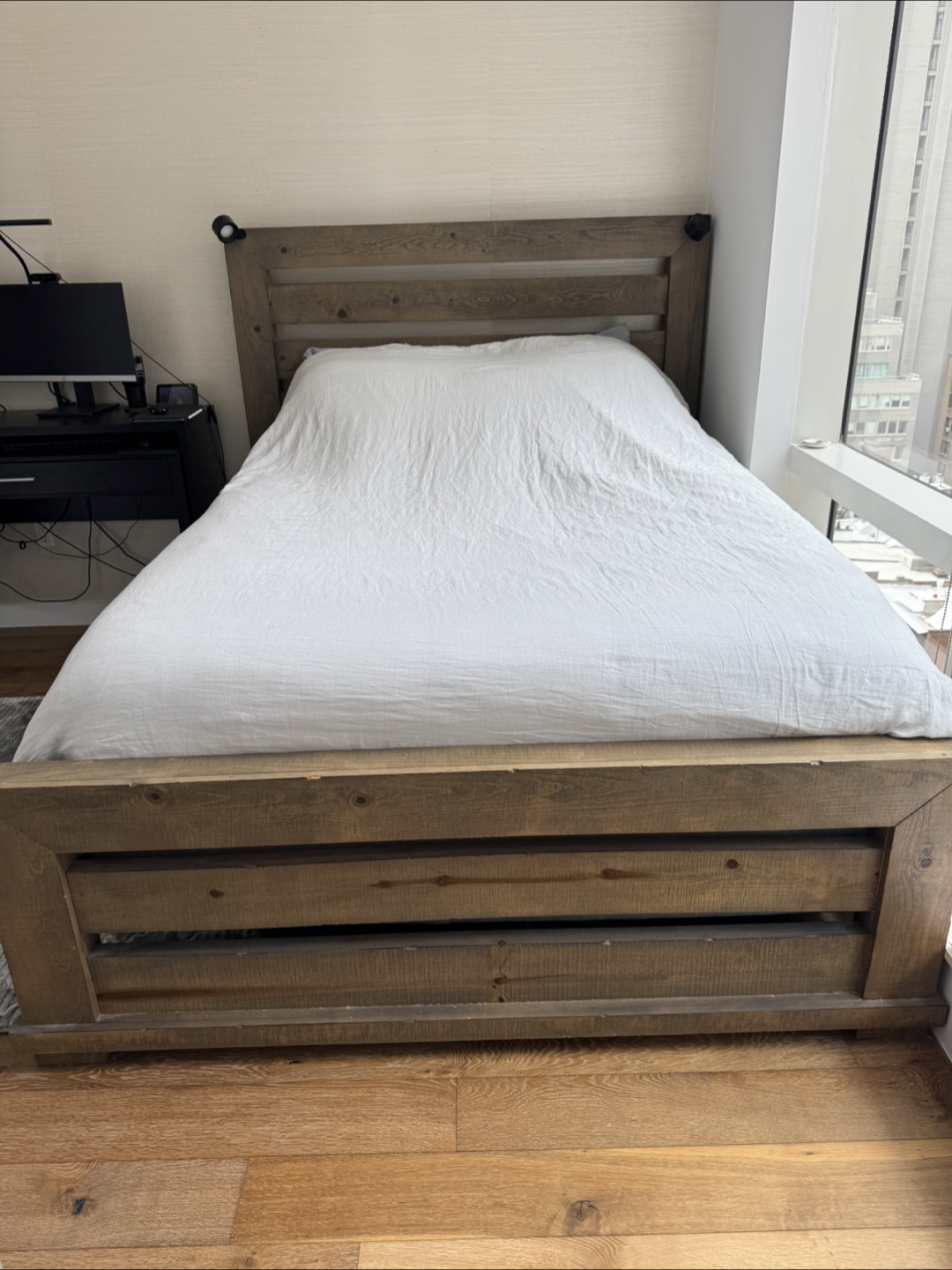 Wooden Bed Frame / Box Spring / Queen Matress - photo 2
