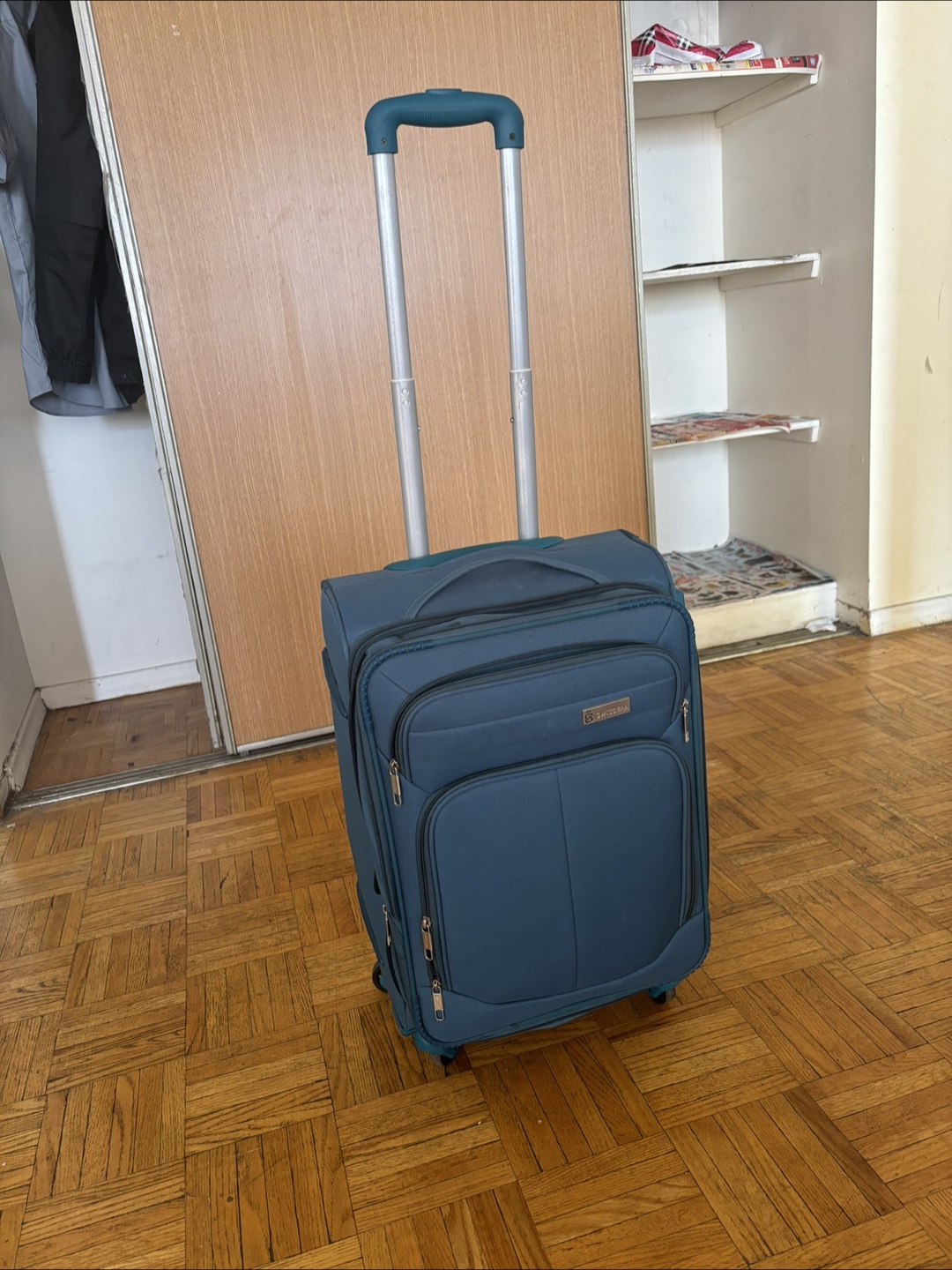 Swiss Era Rolling Suitcase - photo 2
