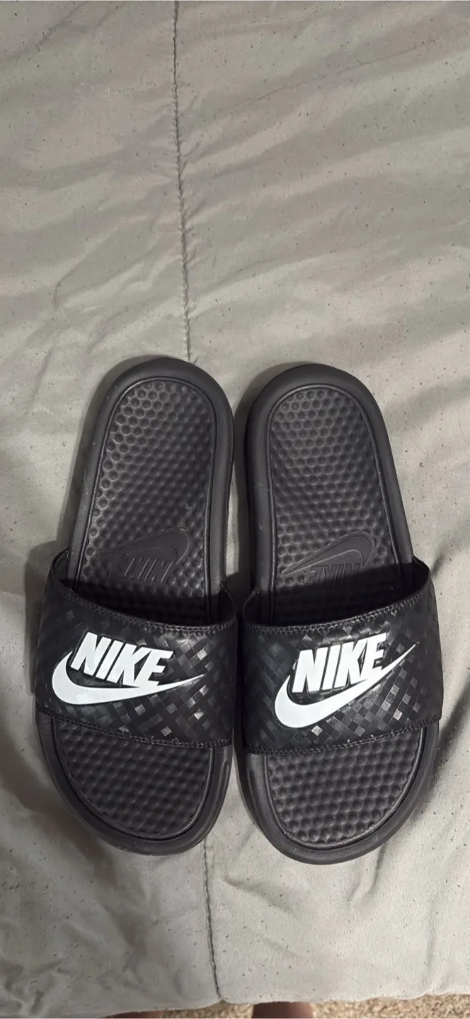 Nike Slides thumbnail