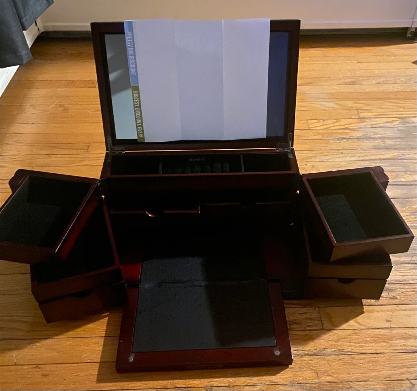 Bombay Jewelry Box image indicator(3)