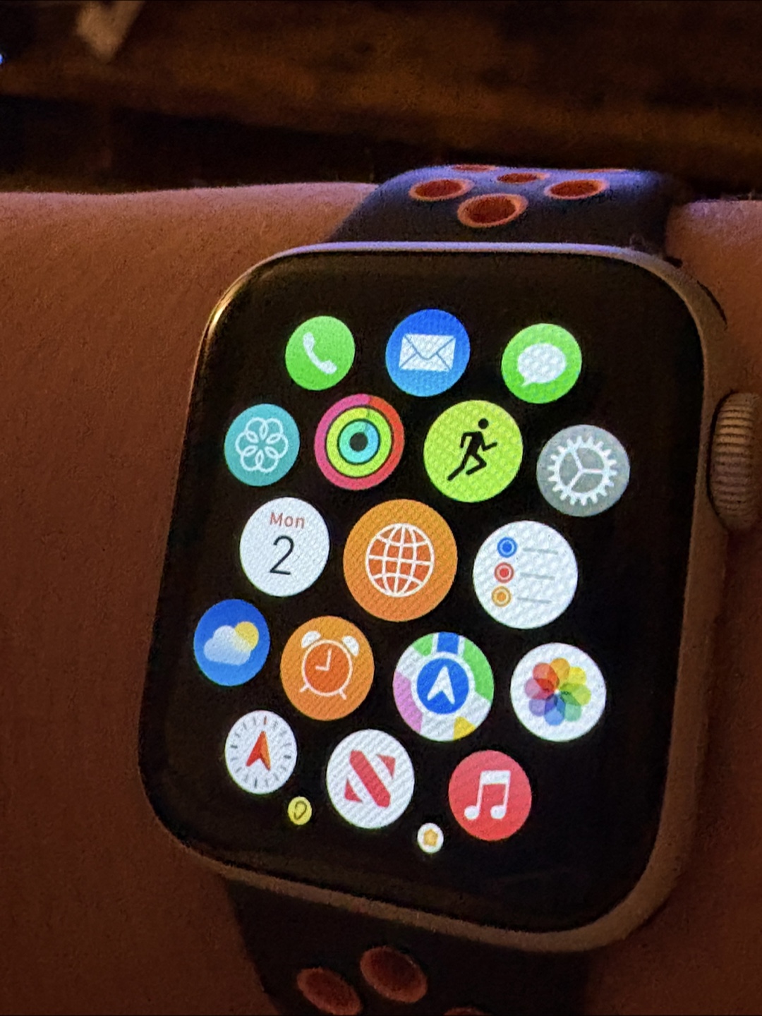 Used Apple Watch SE Nike GPS 40MM for Sale As Is - photo 2