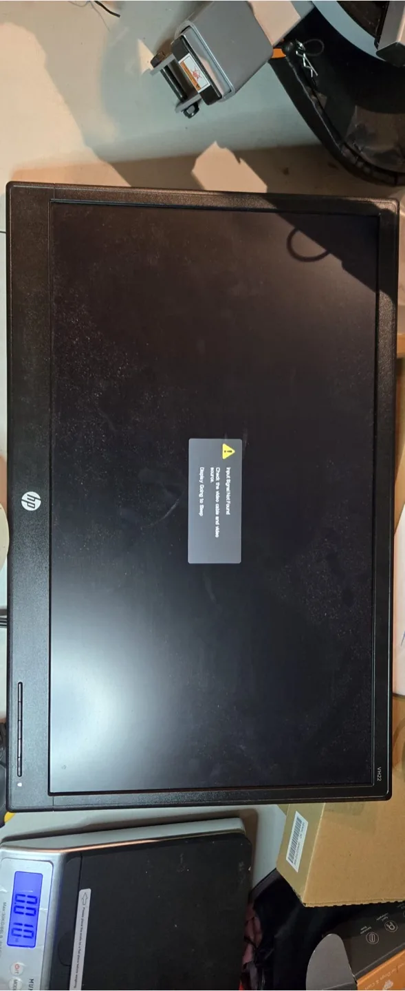 HP VH22 22" Full HD Adjustable Height LCD Monitor thumbnail