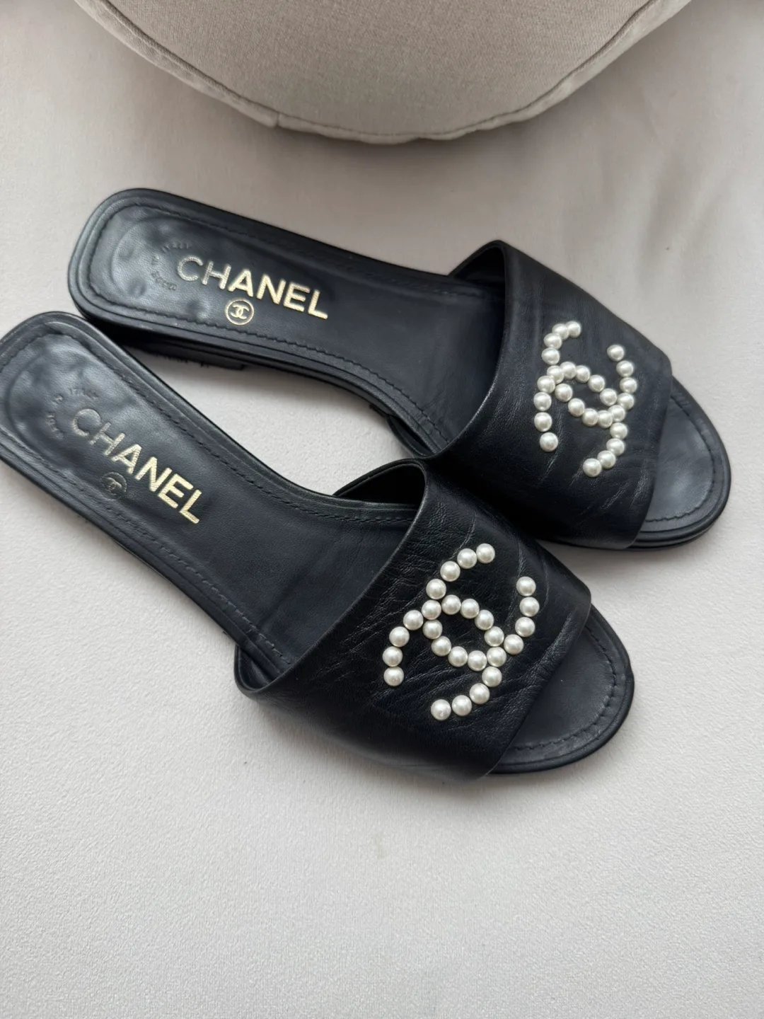 CHANEL  CC Pearls sandals- 38 fits like a 7.5) image indicator(5)