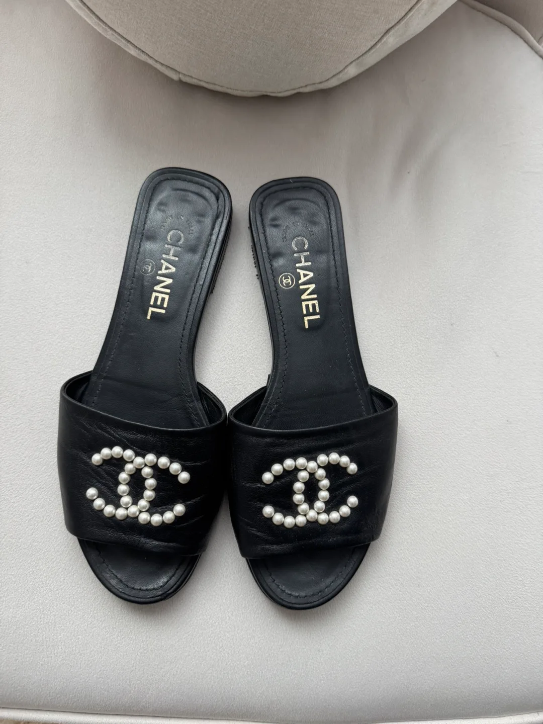 CHANEL  CC Pearls sandals- 38 fits like a 7.5) image indicator(2)