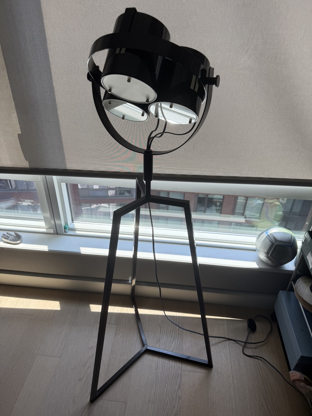 Industrial Tripod Floor Lamp - photo 3