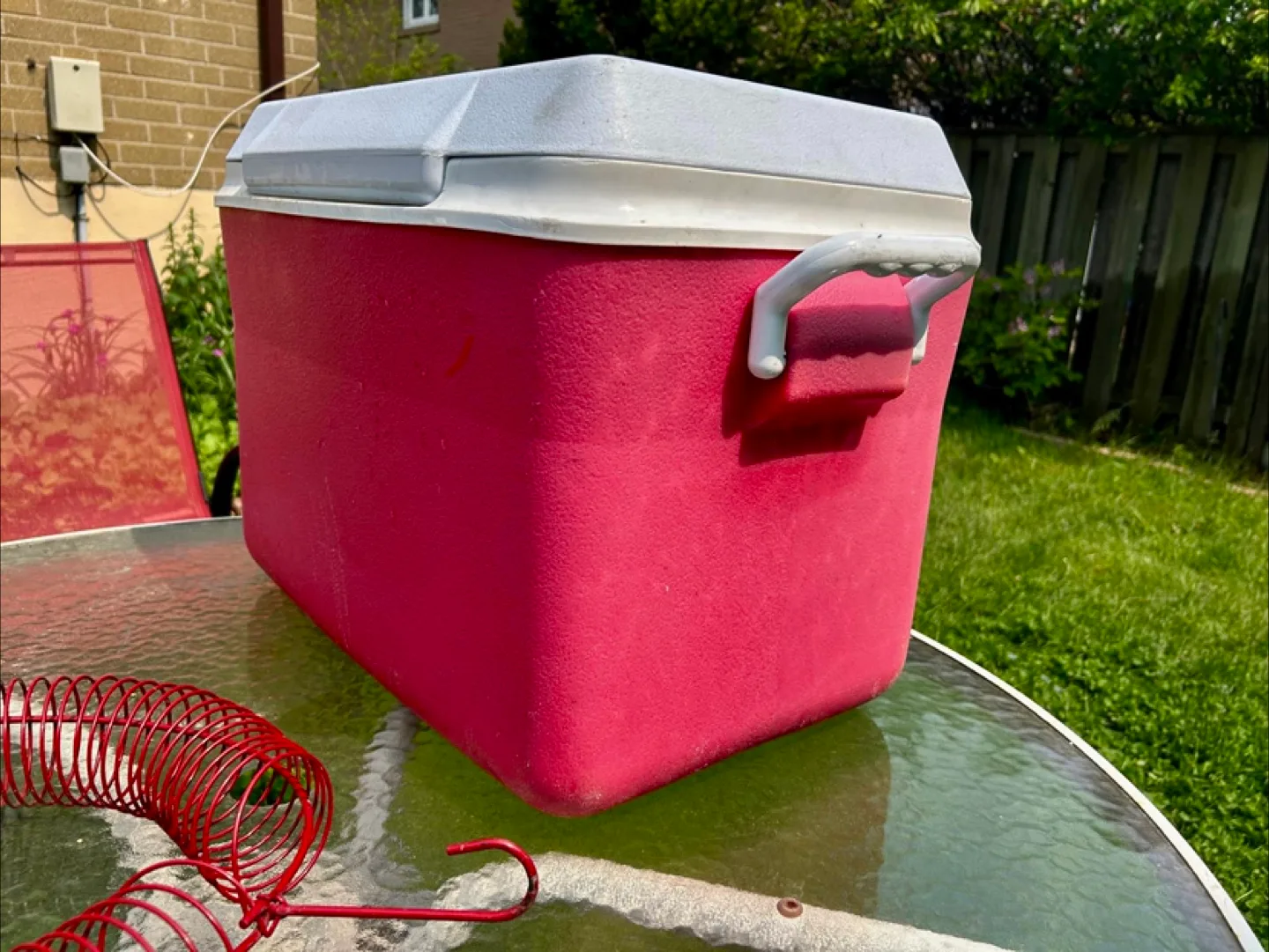 Large Rubbermaid Cooler with  Lid thumbnail