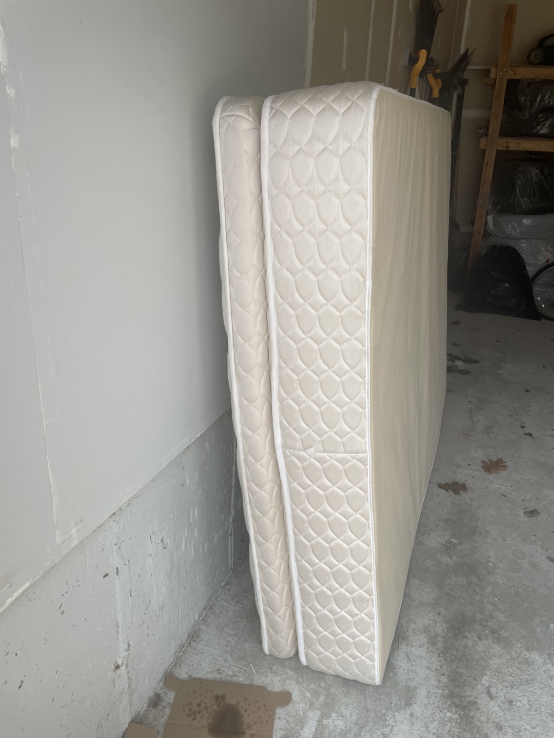 Queen Size 12” Mattress – Almost New