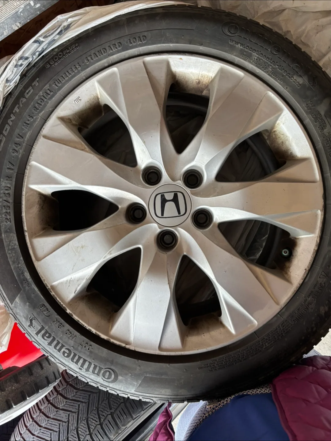 4 All season tires- Continental R17 Wheel and Tire thumbnail